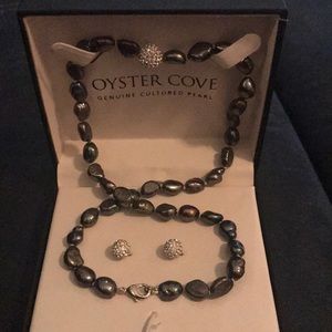 Nice genuine cultured black pearl necklace